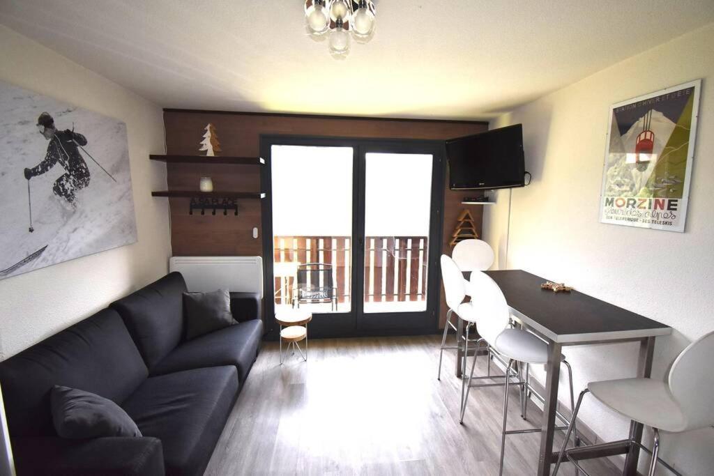 Au Pied Des Pistes: Cozy Studio with Valley Views and Wi-Fi Saint-Jean-d'Aulps Exterior photo