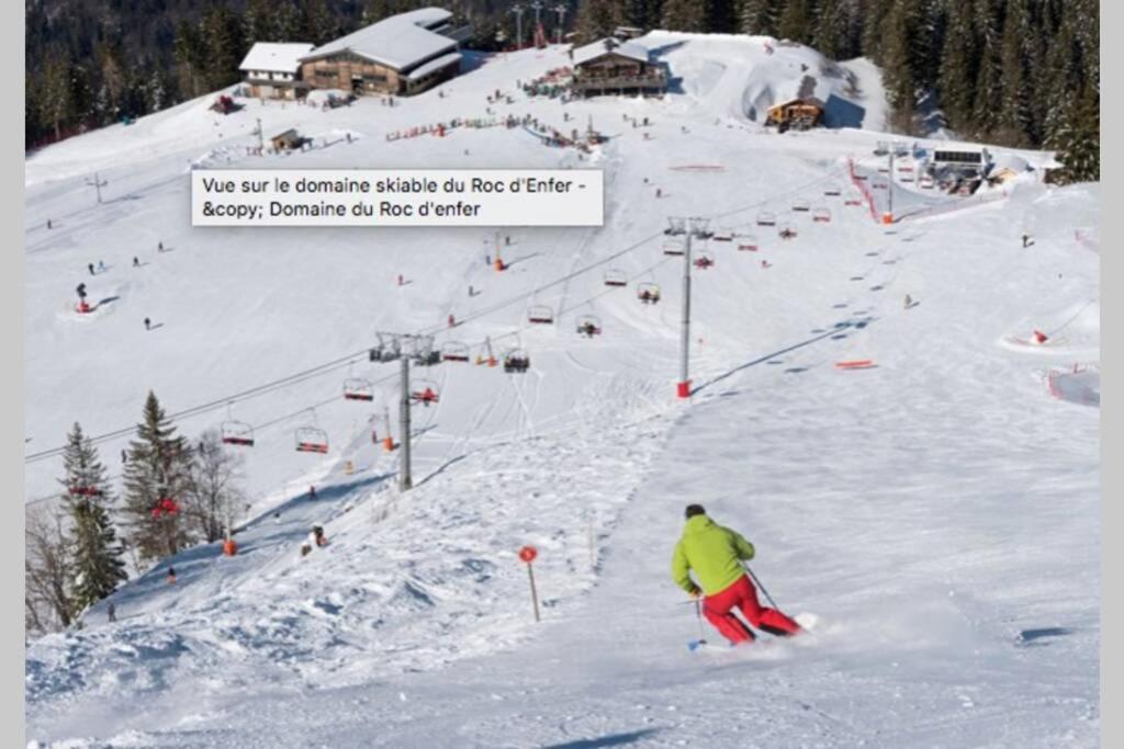 Au Pied Des Pistes: Cozy Studio with Valley Views and Wi-Fi Saint-Jean-d'Aulps Exterior photo